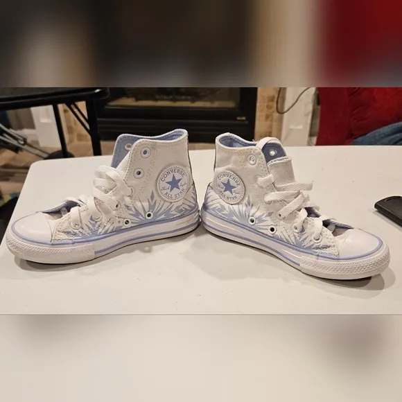 EUC Converse x Frozen 2 Youth Chuck Taylor All Star High Top - Kids 12