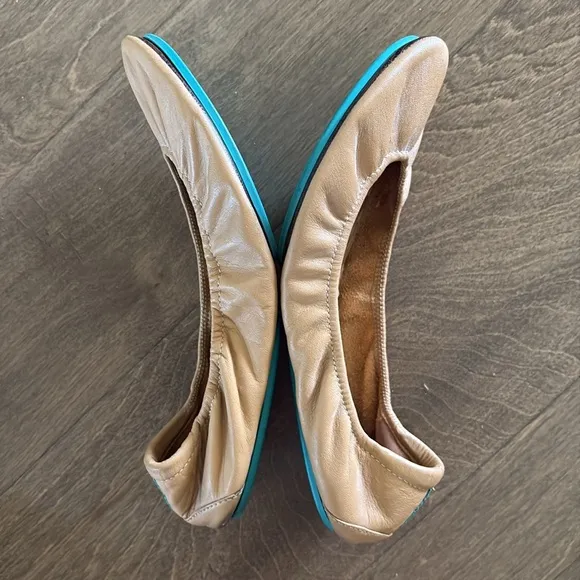 EUC Tieks Ballet Flats Camel Tan Size 10