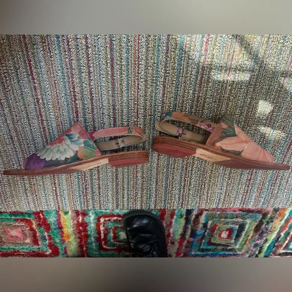 Fluevog EXCELLENT River Tigris flat slingback floral leather sandal - 10/10.5