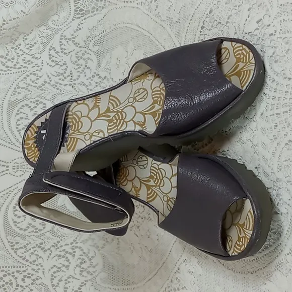 Fly London &quot;Yula&quot;  Gray Leather Wedge Sandals Size 37/6.5