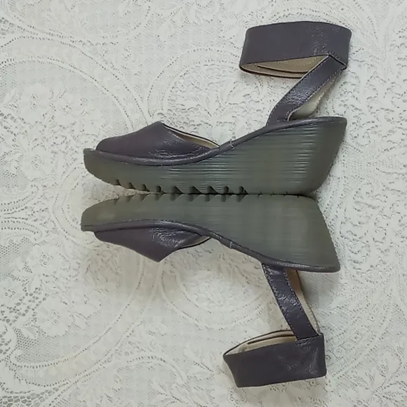 Fly London &quot;Yula&quot;  Gray Leather Wedge Sandals Size 37/6.5