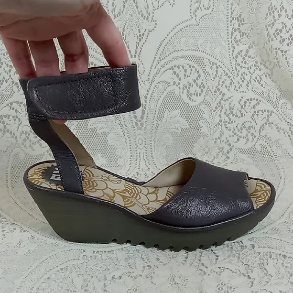 Fly London &quot;Yula&quot;  Gray Leather Wedge Sandals Size 37/6.5
