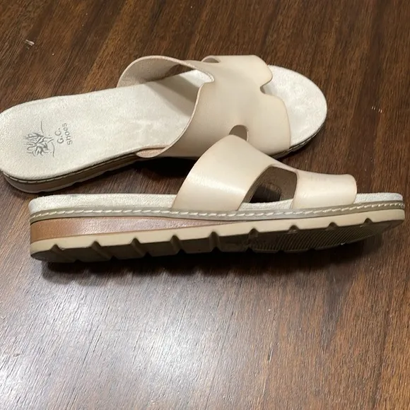 G. C. Shoes Nellie beige cutout flat slide sandals