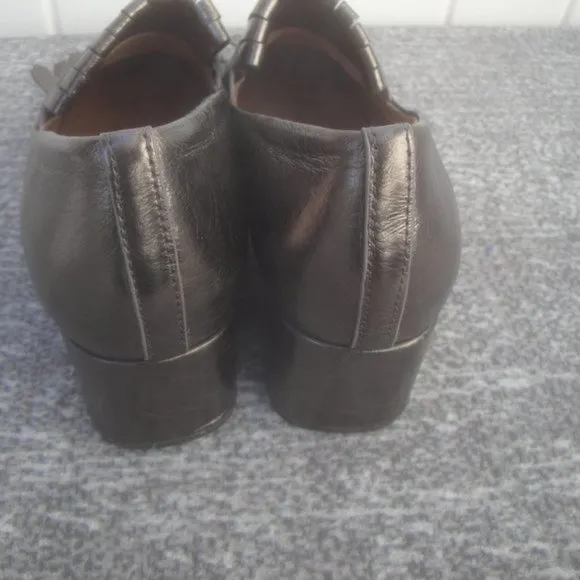 Gentle Souls by Kenneth Cole Ethan Kilty Toe Low Heel Dress Pump NEW Size 8
