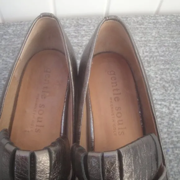 Gentle Souls by Kenneth Cole Ethan Kilty Toe Low Heel Dress Pump NEW Size 8