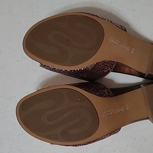 Gentle Souls by Kenneth Cole Glittered heeled sandals size 8