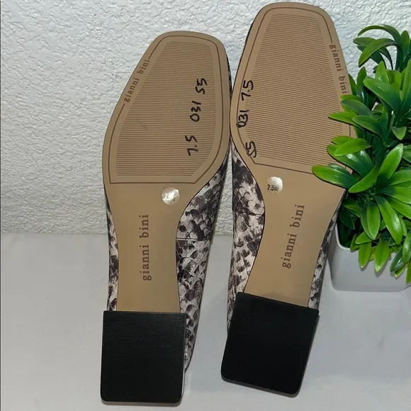 Gianni Bini Black and White Flats with Snakeskin Print