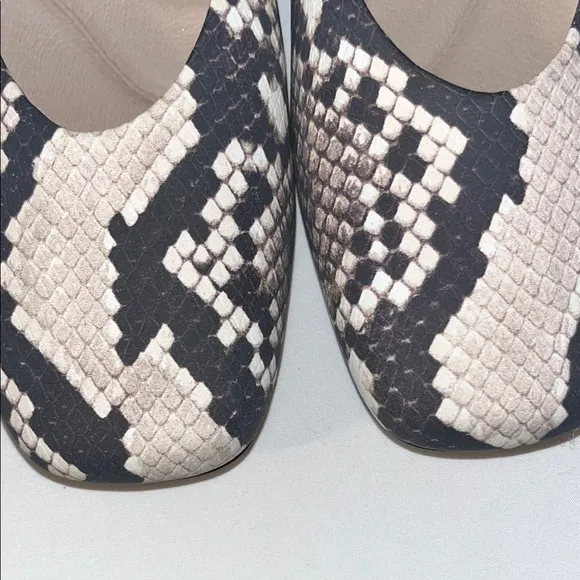 Gianni Bini Black and White Flats with Snakeskin Print