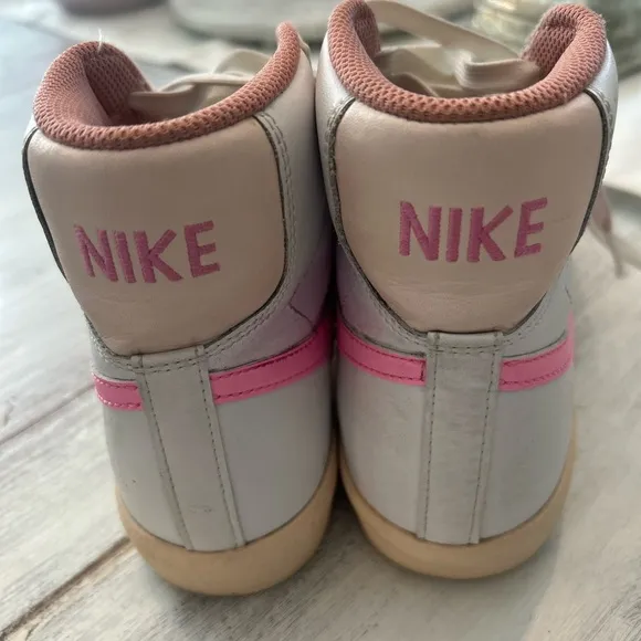 Girls Nike Blazers White and Pink High-Top Sneakers
