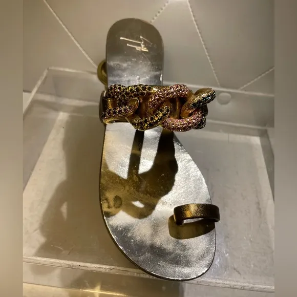 GIUSEPPE Zanotti gold flat sandals sz 38.5 made in italy good condition