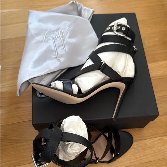 Giuseppe Zanotti Larissa Black Strappy Sandals