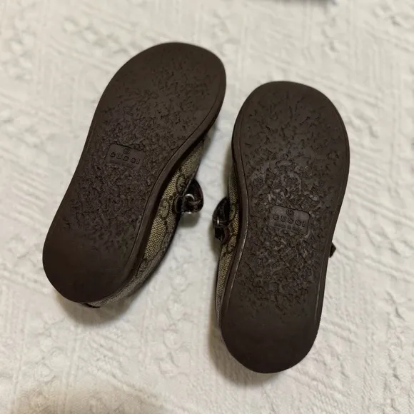Gucci ballet flats in the box