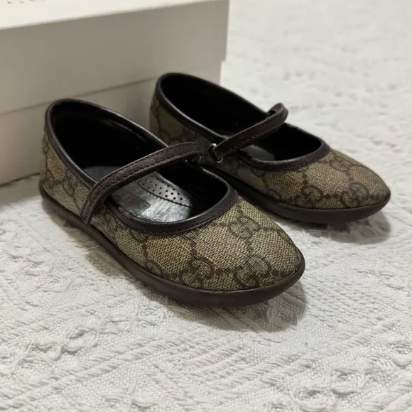 Gucci ballet flats in the box