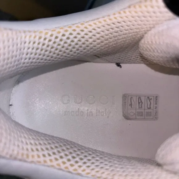 Gucci Black and White Sneakers Classic Low-Top Design