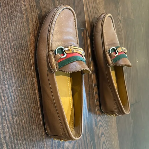 Gucci Men's Brown Loafers with Green and Red Accents