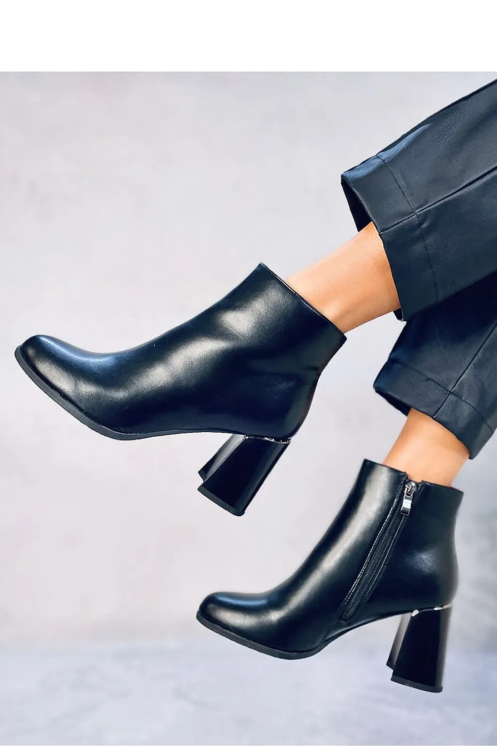 Heel boots