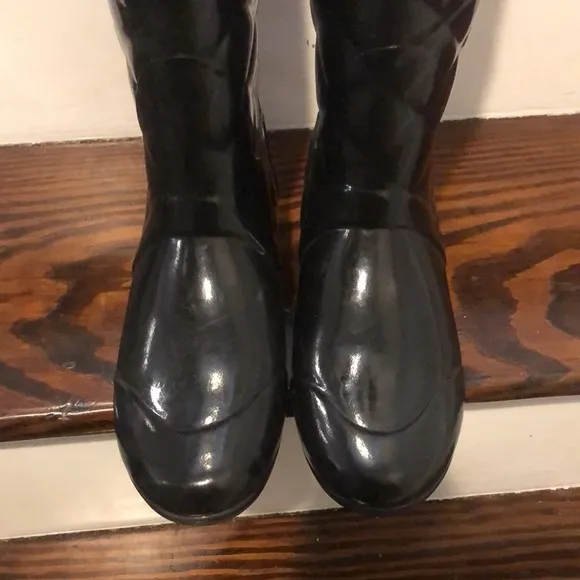 HUNTER Diamond Quilted Knee High Insulated Rain Boots &amp; Cable Knit Boot Socks