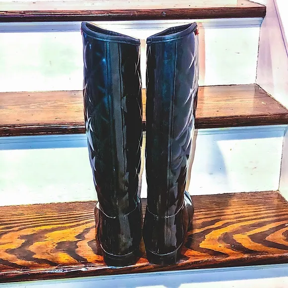 HUNTER Diamond Quilted Knee High Insulated Rain Boots &amp; Cable Knit Boot Socks