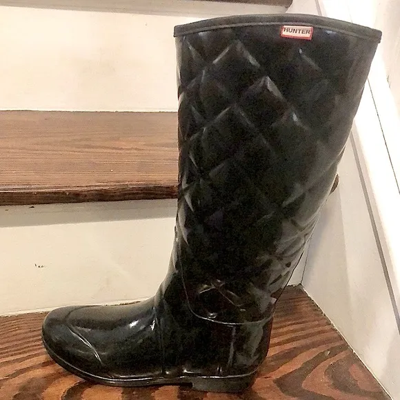 HUNTER Diamond Quilted Knee High Insulated Rain Boots &amp; Cable Knit Boot Socks