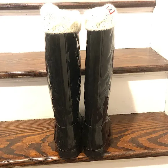 HUNTER Diamond Quilted Knee High Insulated Rain Boots &amp; Cable Knit Boot Socks