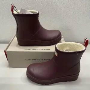 Hunter Women’s Play Short Rain Boots – Dark Red Size 8M – Waterproof, Insulated