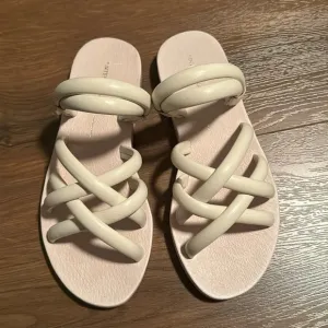 Intentionally Blank Flat Sandals Leather Women's Sz 6