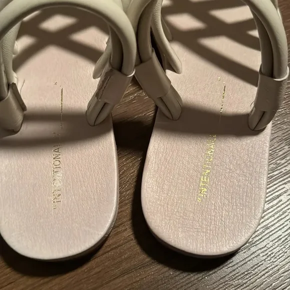 Intentionally Blank Flat Sandals Leather Women's Sz 6
