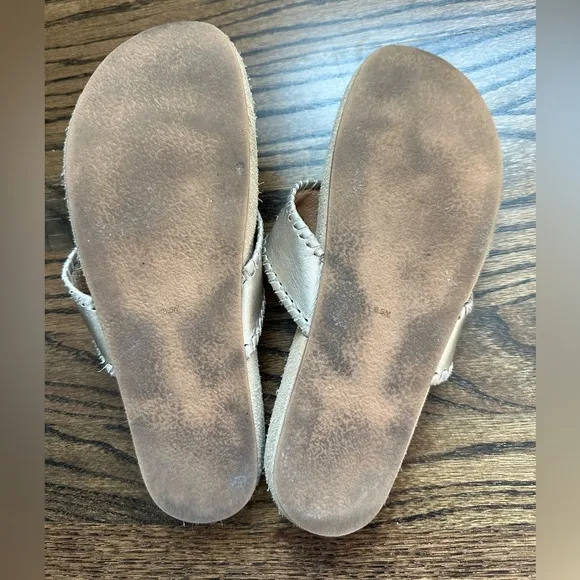 Jack Rogers Flat Sandals - platinum - size 8.5