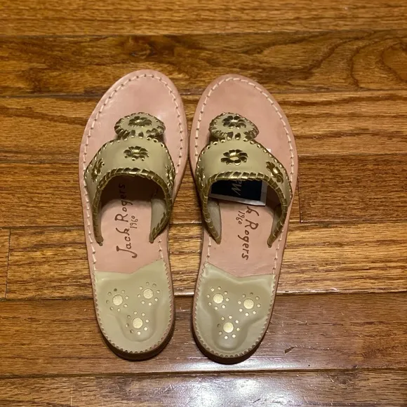 Jack Rogers Gold Leather sandal size 5 NWT