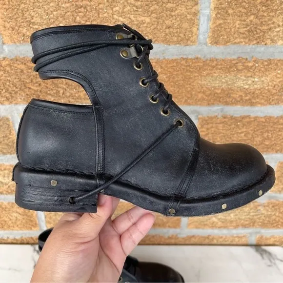 Jeffrey Campbell Rosie cutout boot size 7