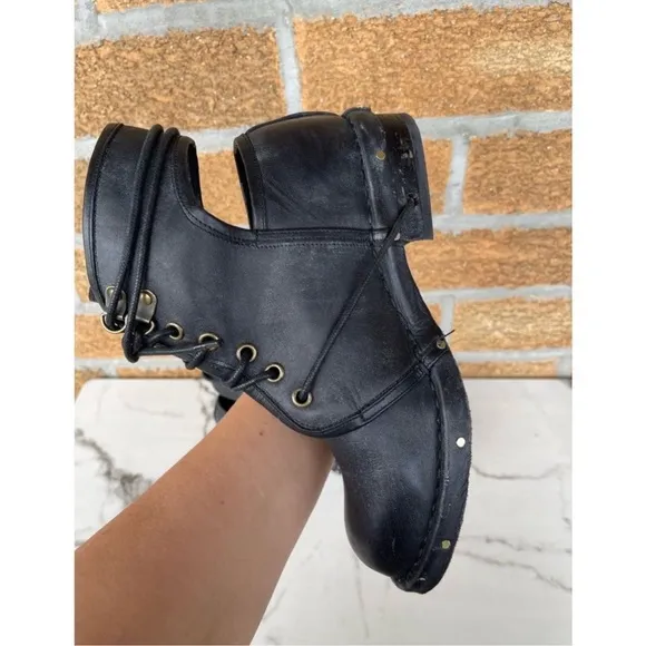 Jeffrey Campbell Rosie cutout boot size 7