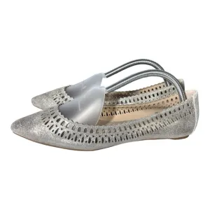 Joes Cutout Silver/gold Flat size 10 NWT
