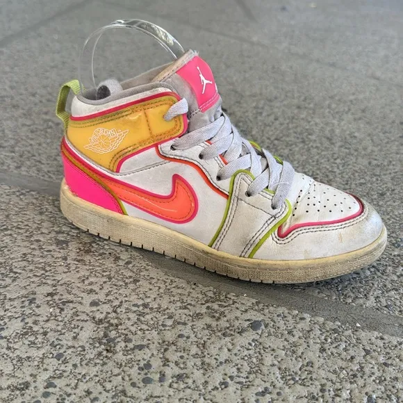 Jordan 1 Mid Edge Glow white hyper crimson pink blast high top sneakers size 1