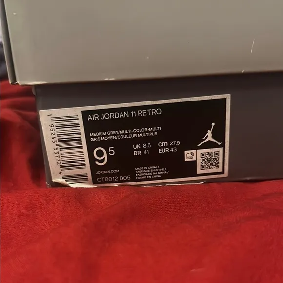 Jordan 11 cool grey, size 9.5 comes with box