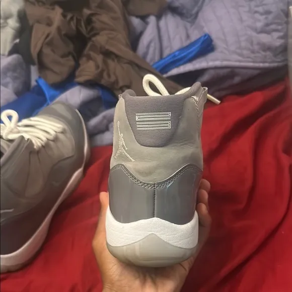 Jordan 11 cool grey, size 9.5 comes with box