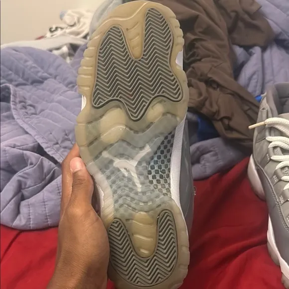 Jordan 11 cool grey, size 9.5 comes with box