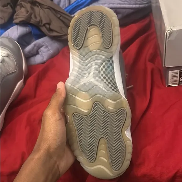 Jordan 11 cool grey, size 9.5 comes with box