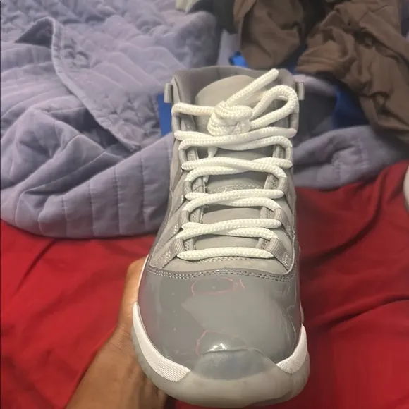 Jordan 11 cool grey, size 9.5 comes with box