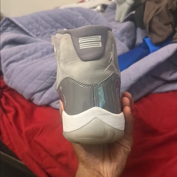 Jordan 11 cool grey, size 9.5 comes with box