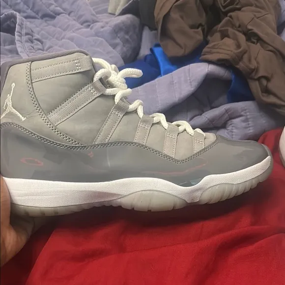 Jordan 11 cool grey, size 9.5 comes with box