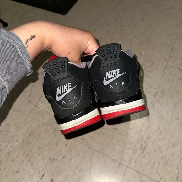 Jordan 4 bred grade school