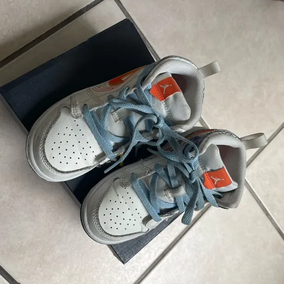 Jordan Blue and Orange Sneakers High-Top Design