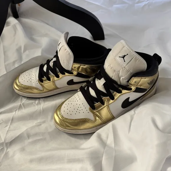 Jordan Gold and White Sneakers High-Top Design
