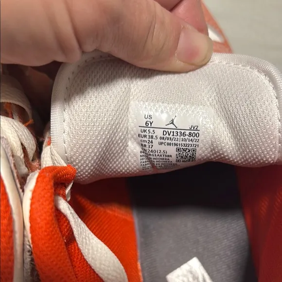 Jordan Sneakers Orange and Cream High-Top