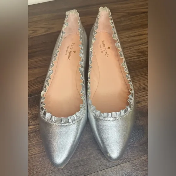 Kate Spade Silver Pointed Toe Ballet Flats with ruffle detail size 9 EUC