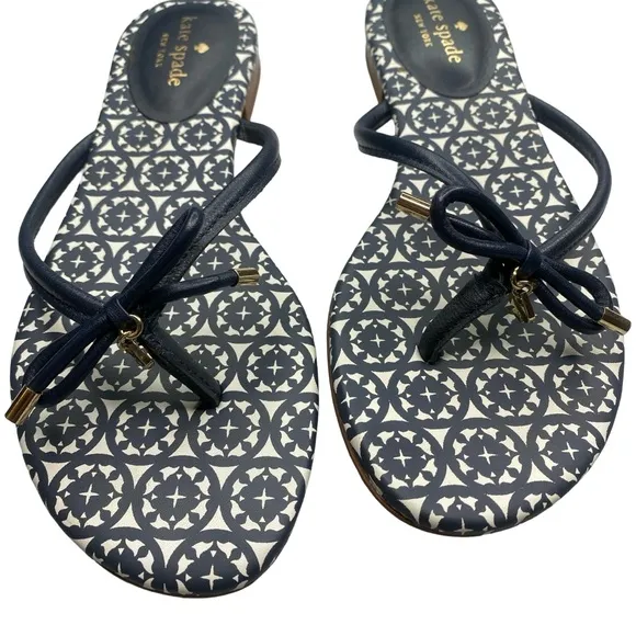 Kate Spade  White and  Navy Mystic Bow Flat Sandals Size 8.5 great condition!