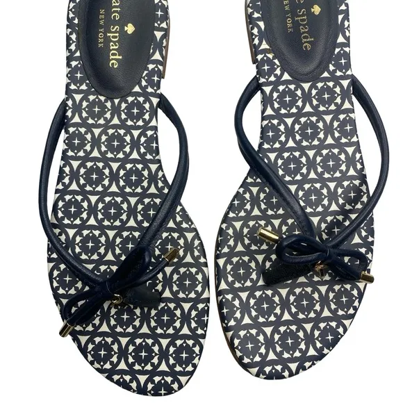 Kate Spade  White and  Navy Mystic Bow Flat Sandals Size 8.5 great condition!