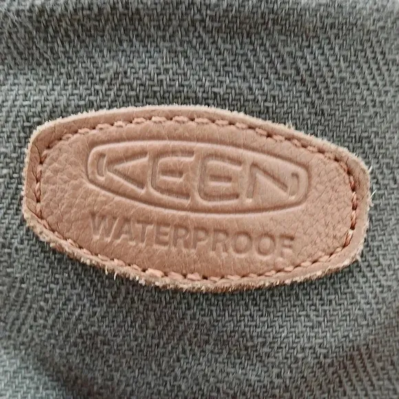 Keen Elsa Green and Black Leather Winter Boots Size 6 Snow Boot Waterproof