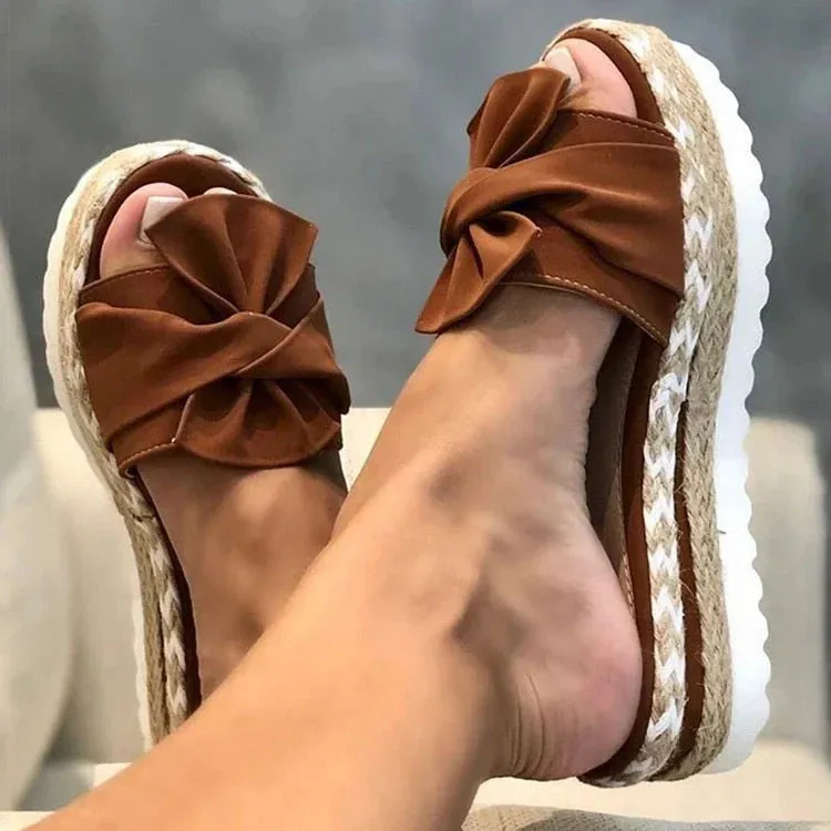 Keinna – Charmante plateau sandalen met strik