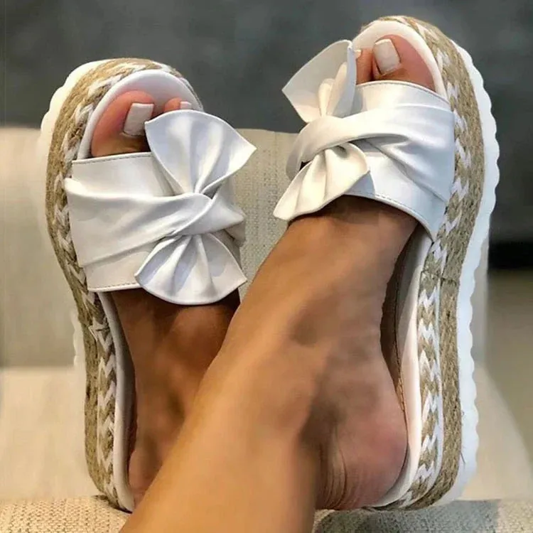 Keinna – Charmante plateau sandalen met strik